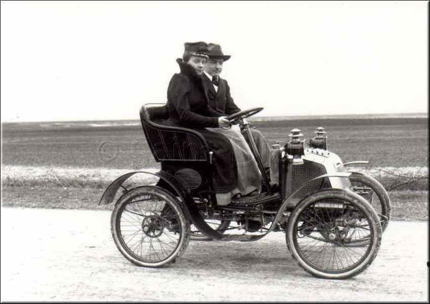 1900 - 0002.jpg