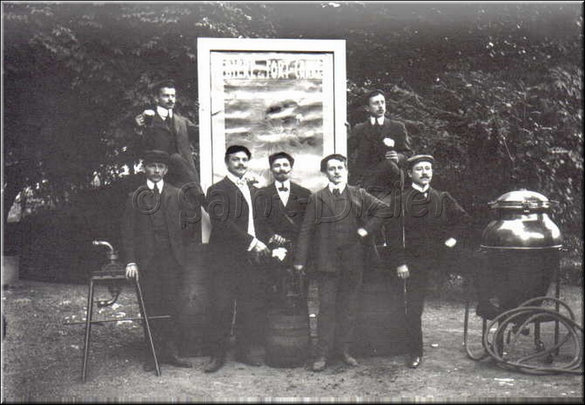 1900 - 0003.jpg