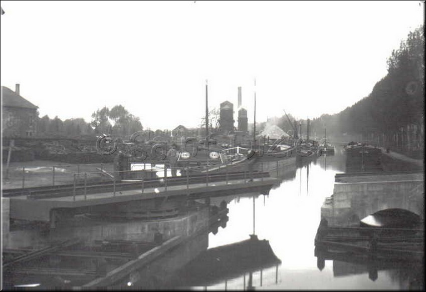 1900 - 0011.jpg