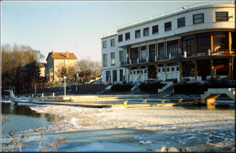 1971 - 0054.jpg