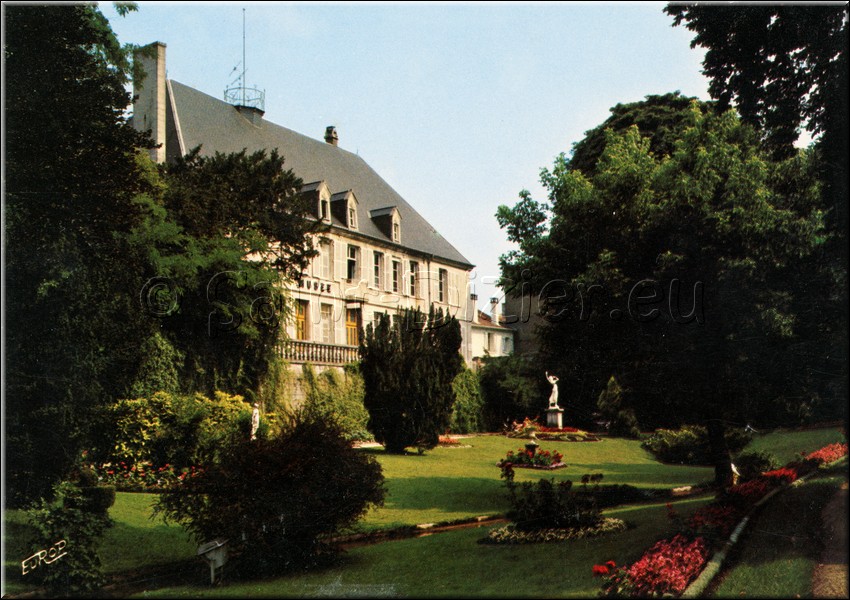 1975 - 0024.jpg