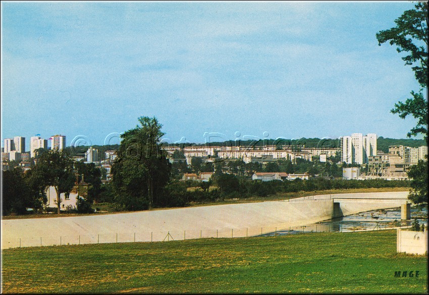1976 - 0008.jpg
